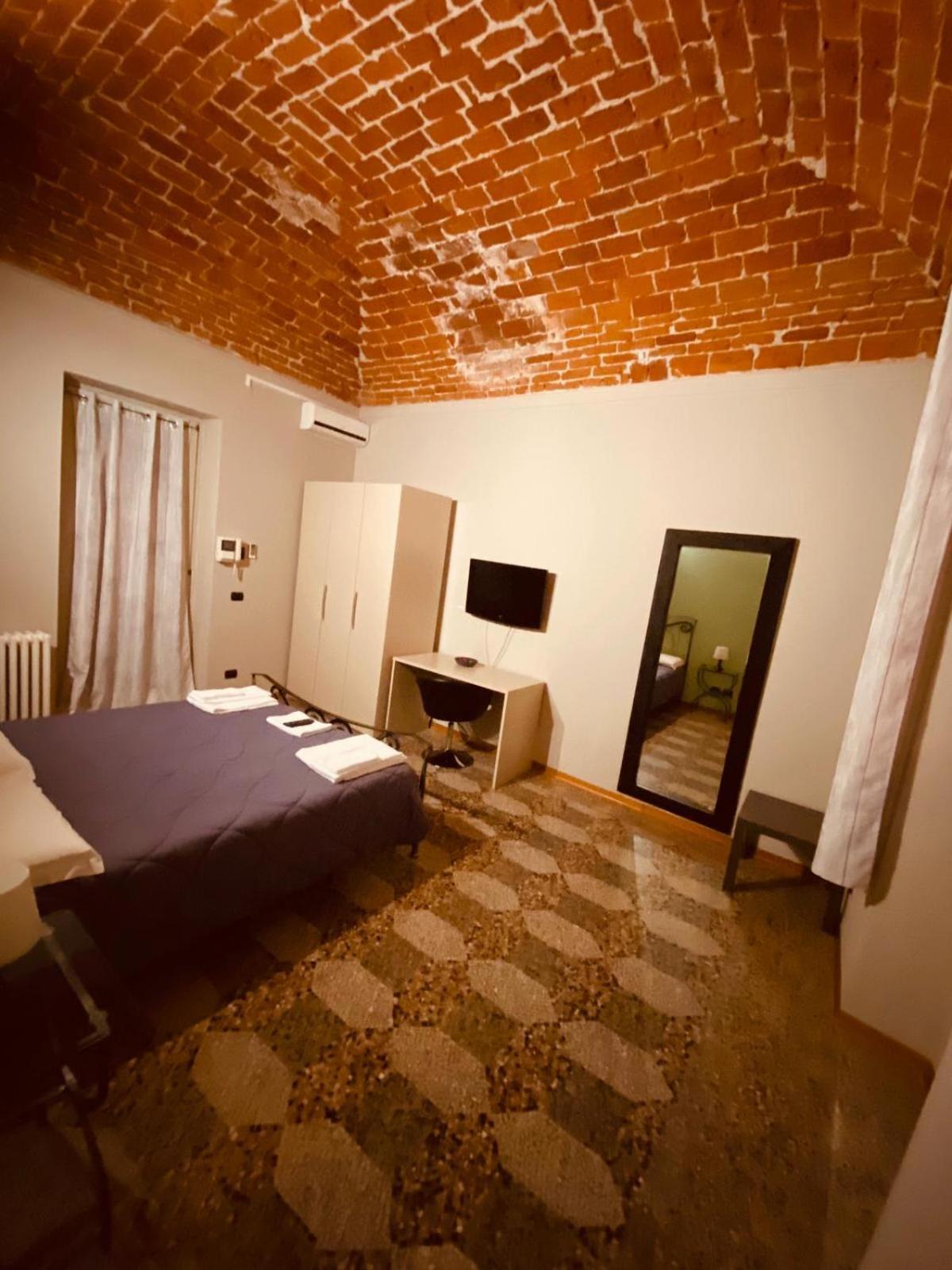 Hh Hermoso Housing Valenza Eksteriør billede